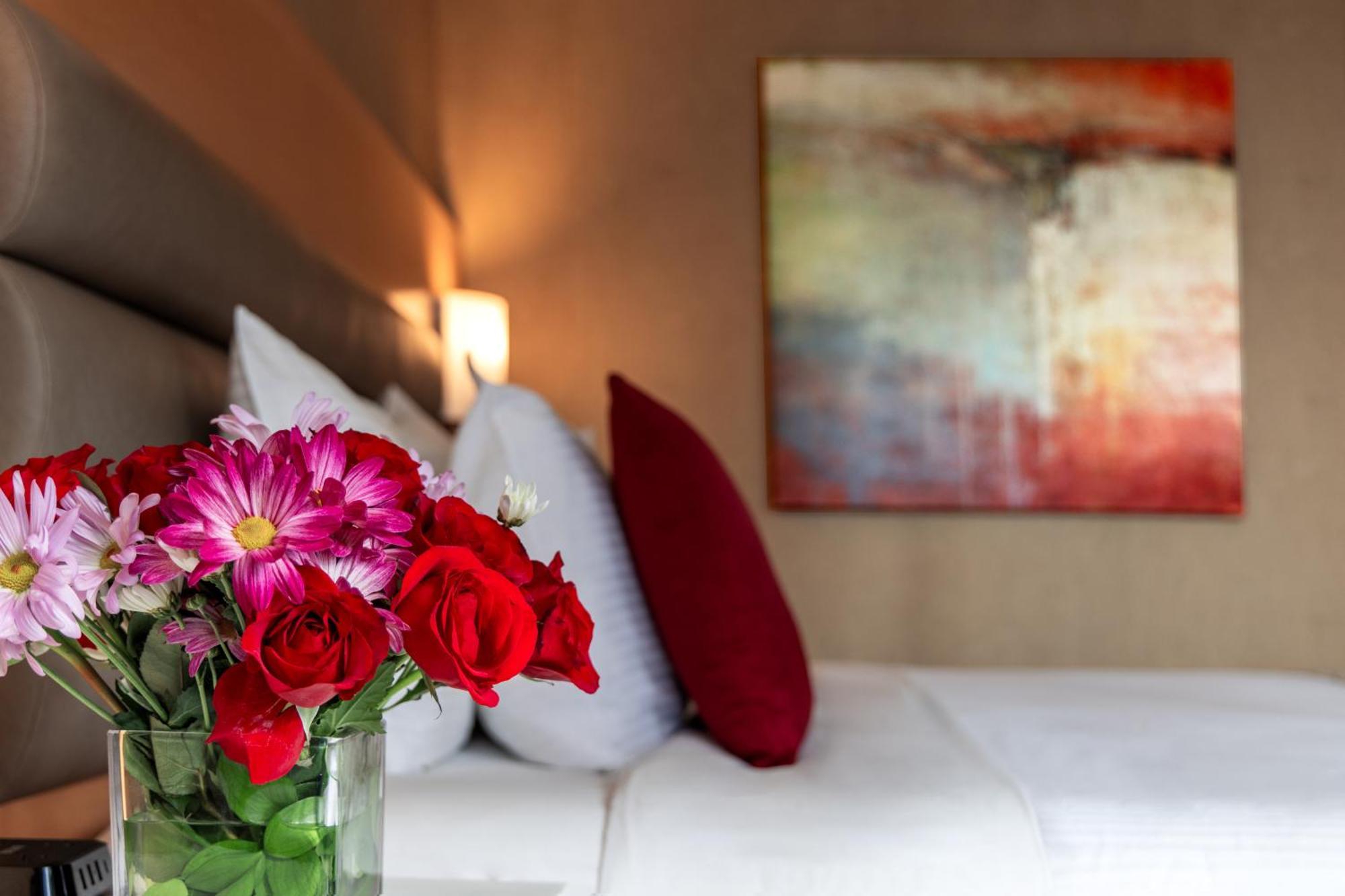 Warwick Seattle Hotel Bagian luar foto